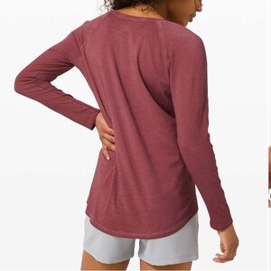 Lululemon Emerald Long Sleeve *Fade
Washed Chianti size 6
